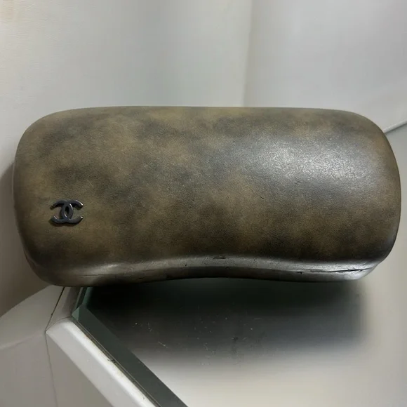 CHANEL | Accessories | Leather Chanel Large Sunglass Case In  display picture 3